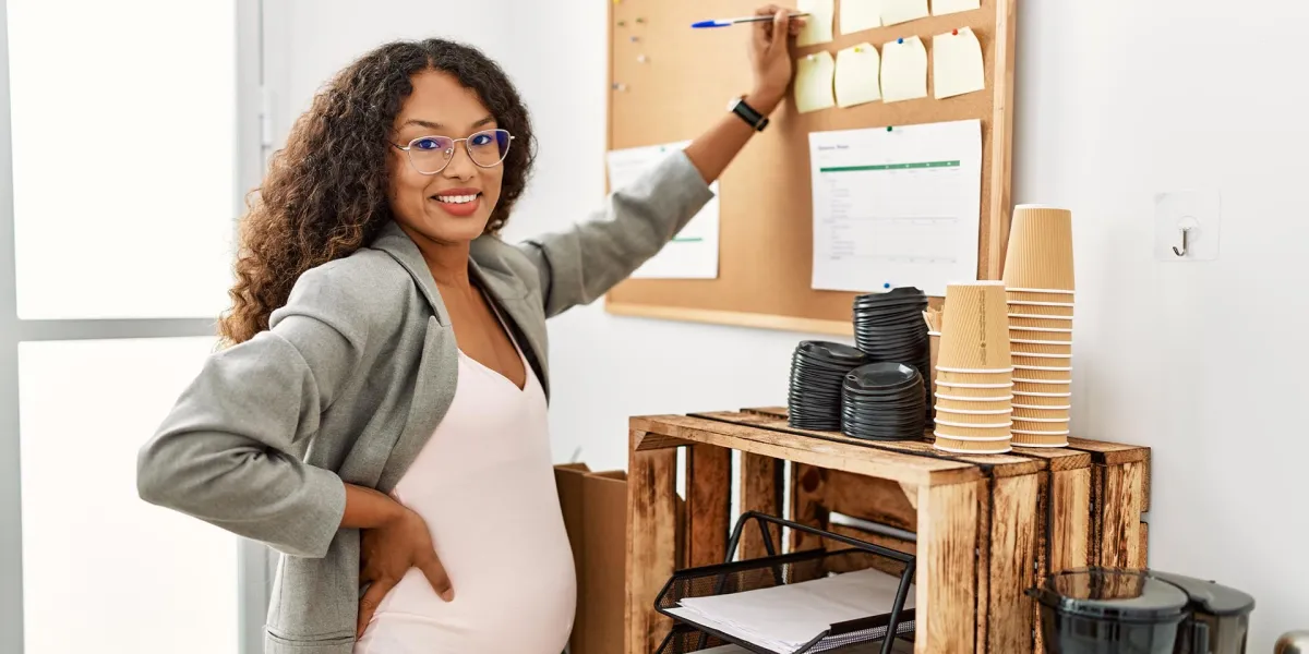 Es gibt erhebliche Unterschiede für schwangere Angestellte und Selbstständige. © Shutterstock, Krakenimages.com