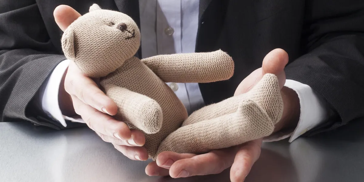 Die Gesetzesänderungen vom 01. September 2021 gehen mit einigen Verbesserungen für Eltern einher. © Shutterstock, STUDIO GRAND WEB