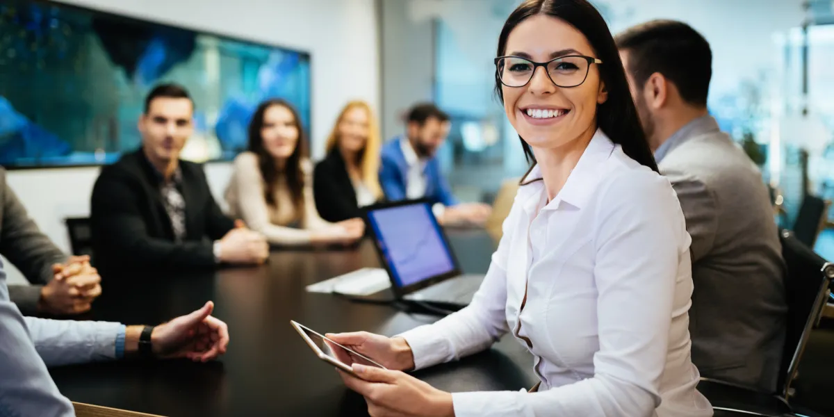 Arbeitsschutzmanagementsysteme unterstützen bei der systematischen Organisation von Arbeitsschutz. © Shutterstock, NDAB Creativity